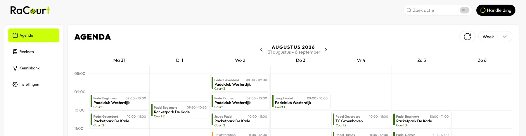 De weekagenda van een trainer in RaCourt op een laptop